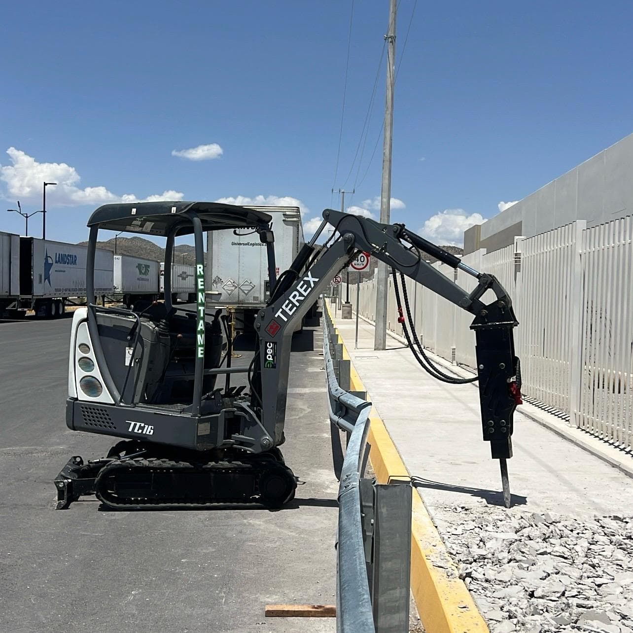Miniexcavadora 1 tonelada